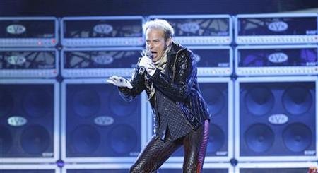 2011-12-26T233348Z_1_BTRE7BP1TGO00_RTROPTP_2_CENTERTAINMENT-US-VANHALEN