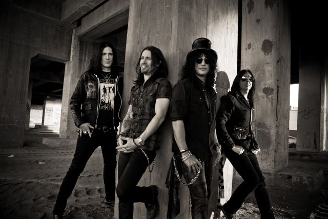 SLASH-Group-small