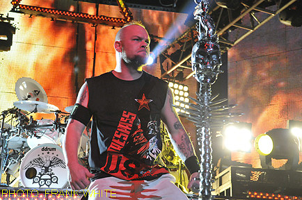 FIVE FINGER DEATH PUNCH  AUG 18 2012  PHOTO  FRANK WHITE  TRESPASS  AMERICA FESTIVAL  PRUDENTIAL CENTER NEWARK  NJ (15)