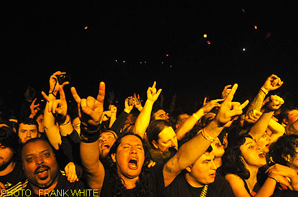 CROWD APRIL 21 2013 PHOTO FRANK WHITE  IRIVING PLAZA NEW YORK CITY