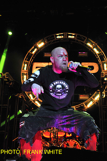 FIVE FINGER DEATH PUNCH  OCT 3 2014 PHOTO  FRANK WHITE  PRUDENTIAL CENTER  NEWARK  NEW JERSEY (14)