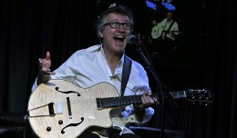RIK EMMETT  PHOTO FRANK WHITE  DEC 4 2011 IRIDIUM CLUB NYC (14)