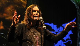 BLACK SABBATH  AUG 8 2013  PHOTO FRANK WHITE  MOHEGAN SUN ARENA CT (30) copy