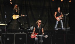 NIGHT RANGER  AUG 21 2013  PHOTO FRANK WHITE  DUTCHESS  COUNTY FAIR  RHINEBECK NEW YORK (1)
