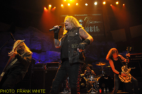 VINCE NEIL  SEPT 7 2013  PHOTO  FRANK WHITE  WOLF DEN  MOHEGAN SUN CASINO  UNCASVILLE CT (26)