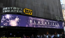 BLACKFIELD  MAY  1 2014  PHOTO  FRANK WHITE  BEST BUY THEATER  TIMES SQUARE  NEW YORK CITY (1)